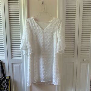 Elegant White V-Neck Blouse, size medium - worn once